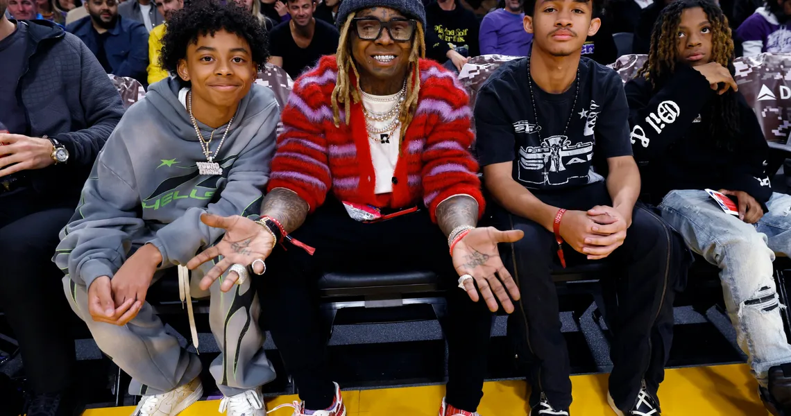 Lil Wayne Shares Wholesome Thanksgiving Family Photo With His Kids