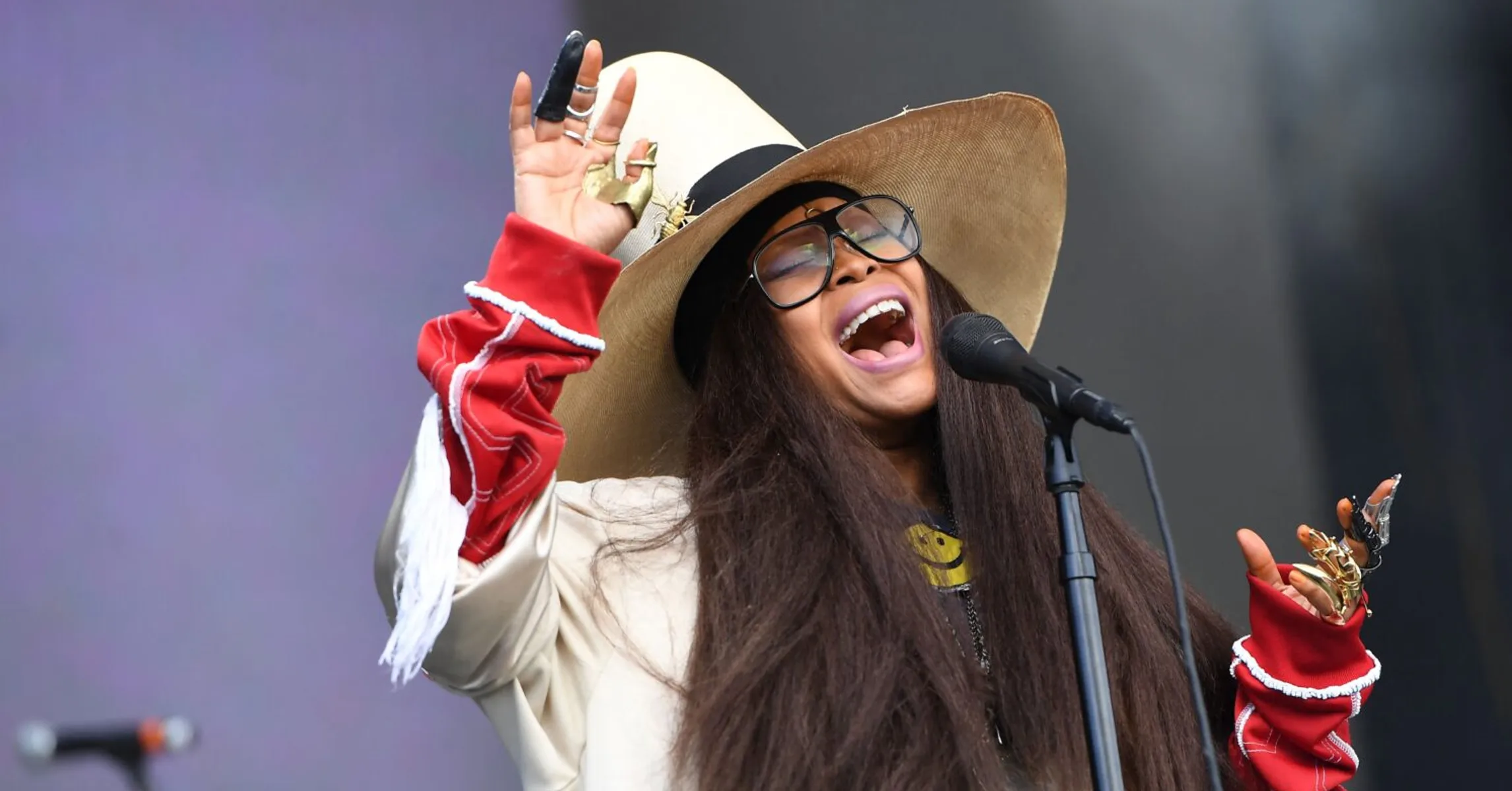 Erykah Badu Calls Out Beyonce For Copying Her Style Im Everybody Stylist 