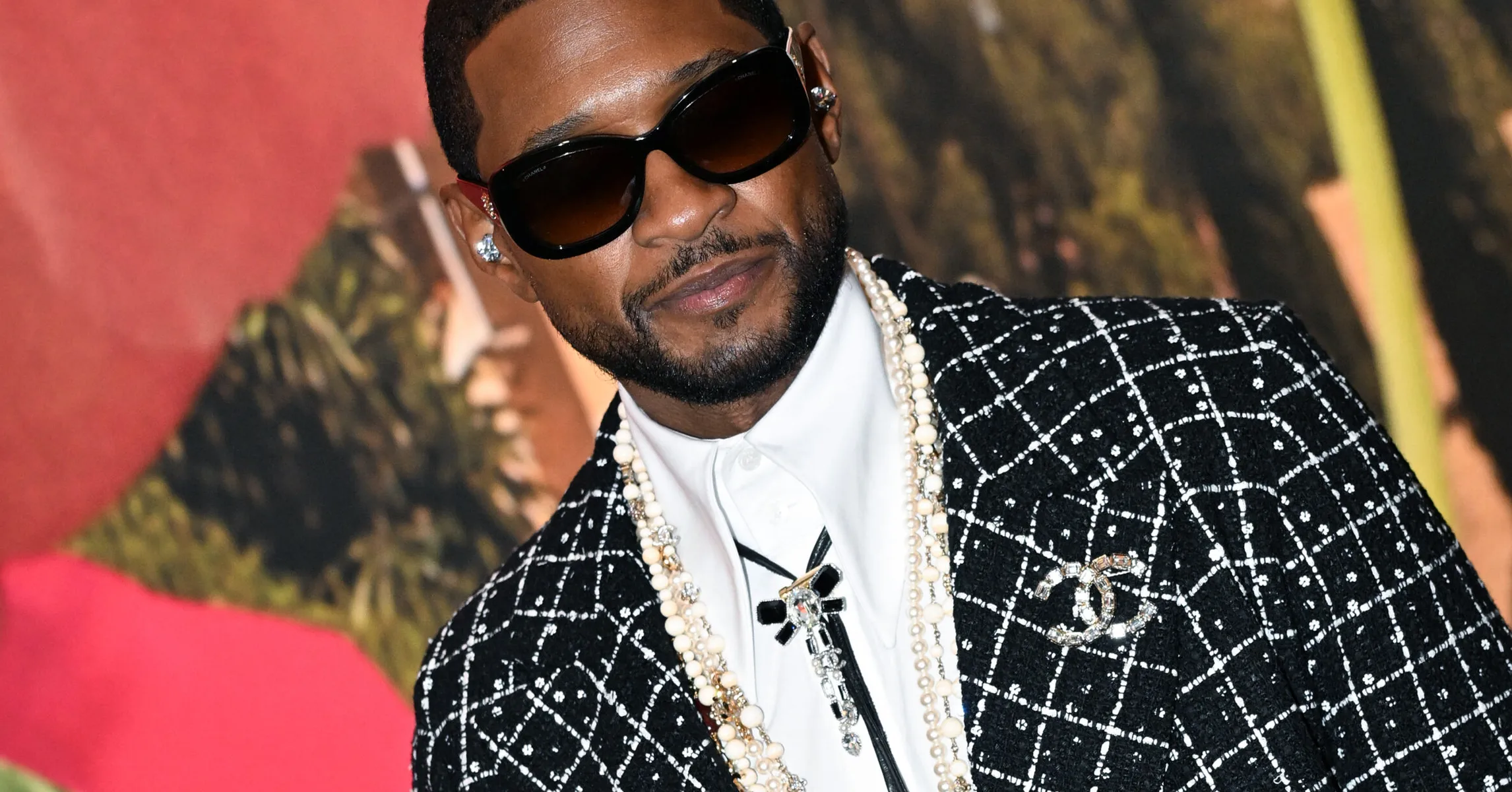 Usher Shares Tracklist And Features From His New Album