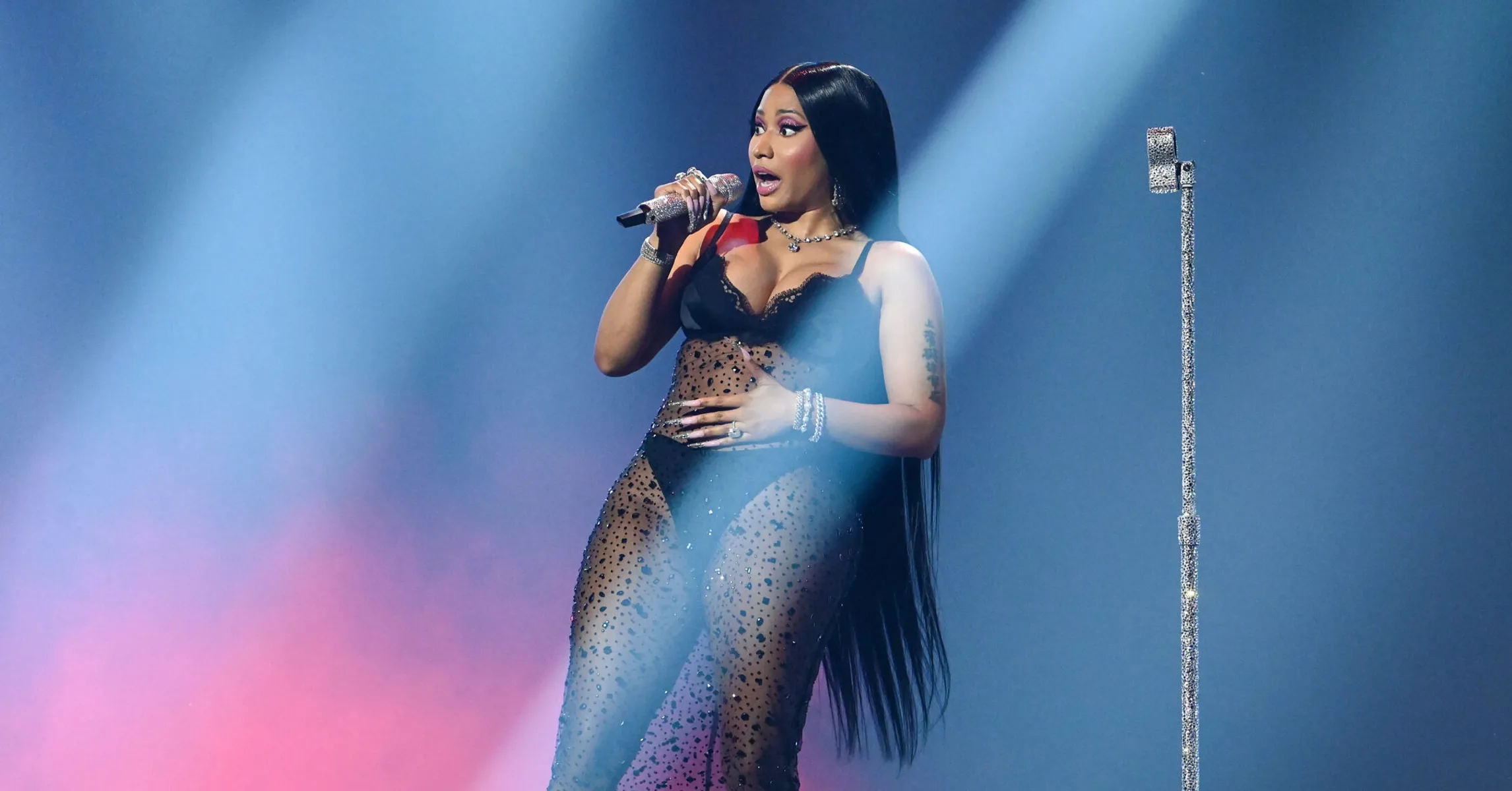 Nicki Minaj Concerns Barbz With Latest 