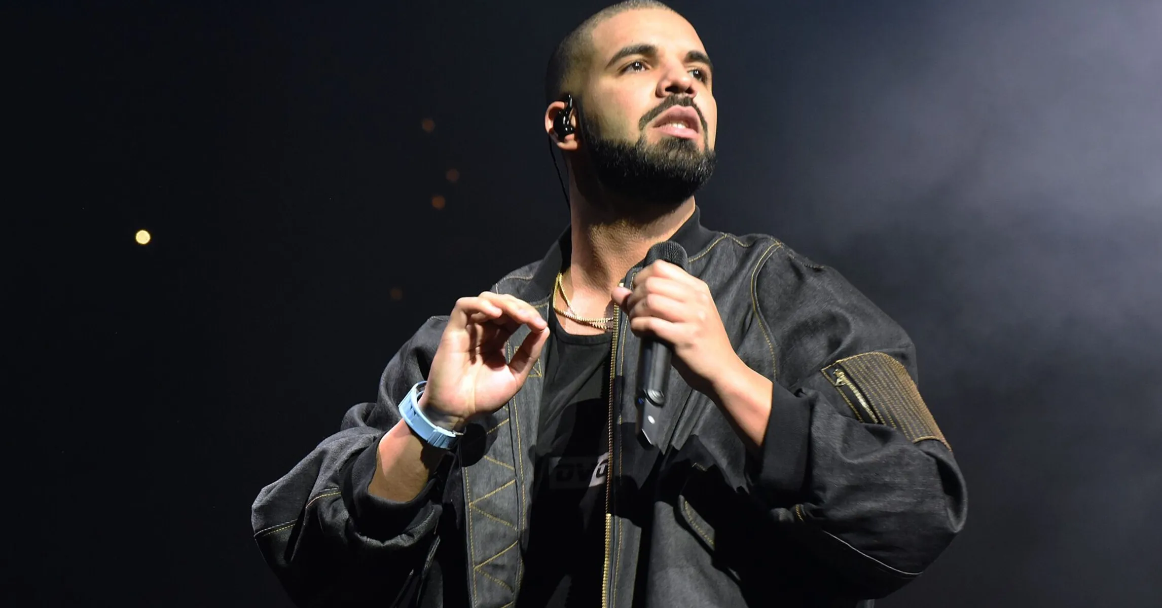 Drake Allegedly Slid In A Models DMs And Compared Her To Tea