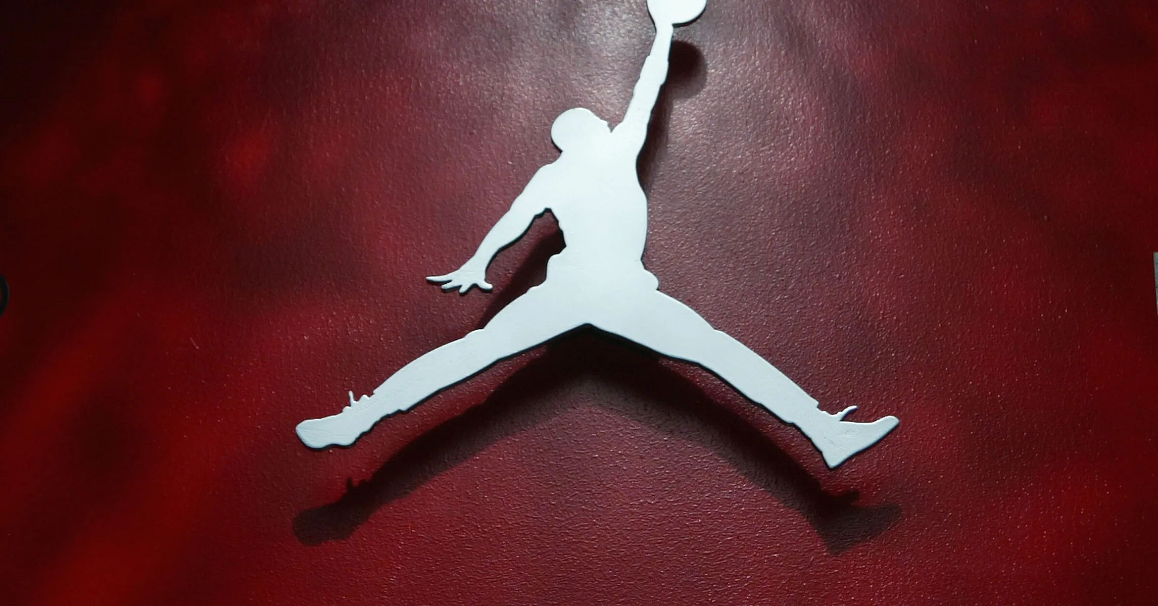Nike SB x Air Jordan 4 “Navy” Receives Exclusive First Look