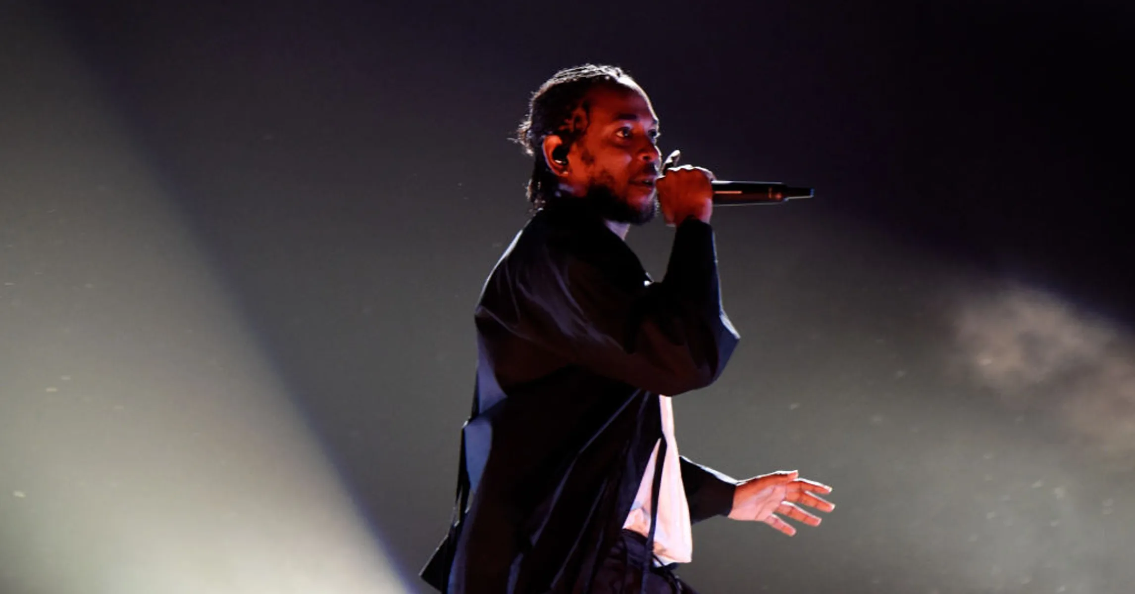 Kendrick Lamar Urges Drake To Give Him Back Tupac’s Ring In “Euphoria” Lyric Remix