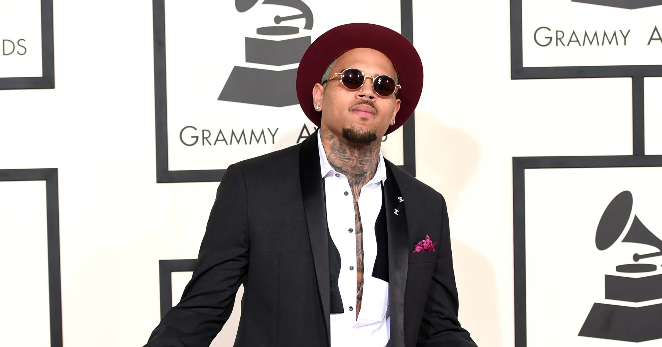 Chris Brown and his BM Diamond apparently exchange “I love you” in the club