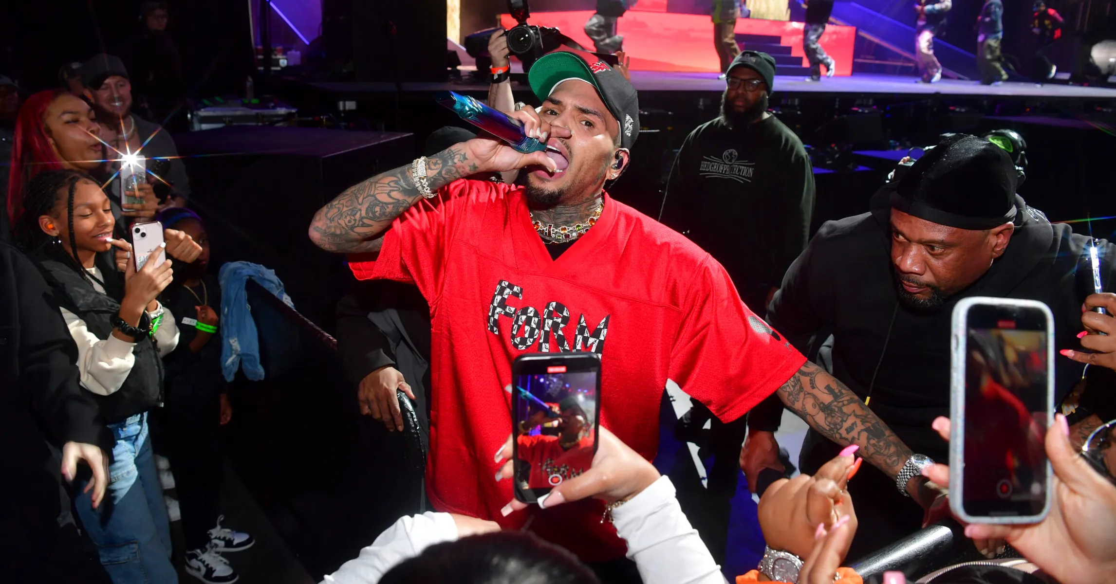 Chris Brown Fan Claims A Viral Meet Greet Photo Caused Her Boyfriend