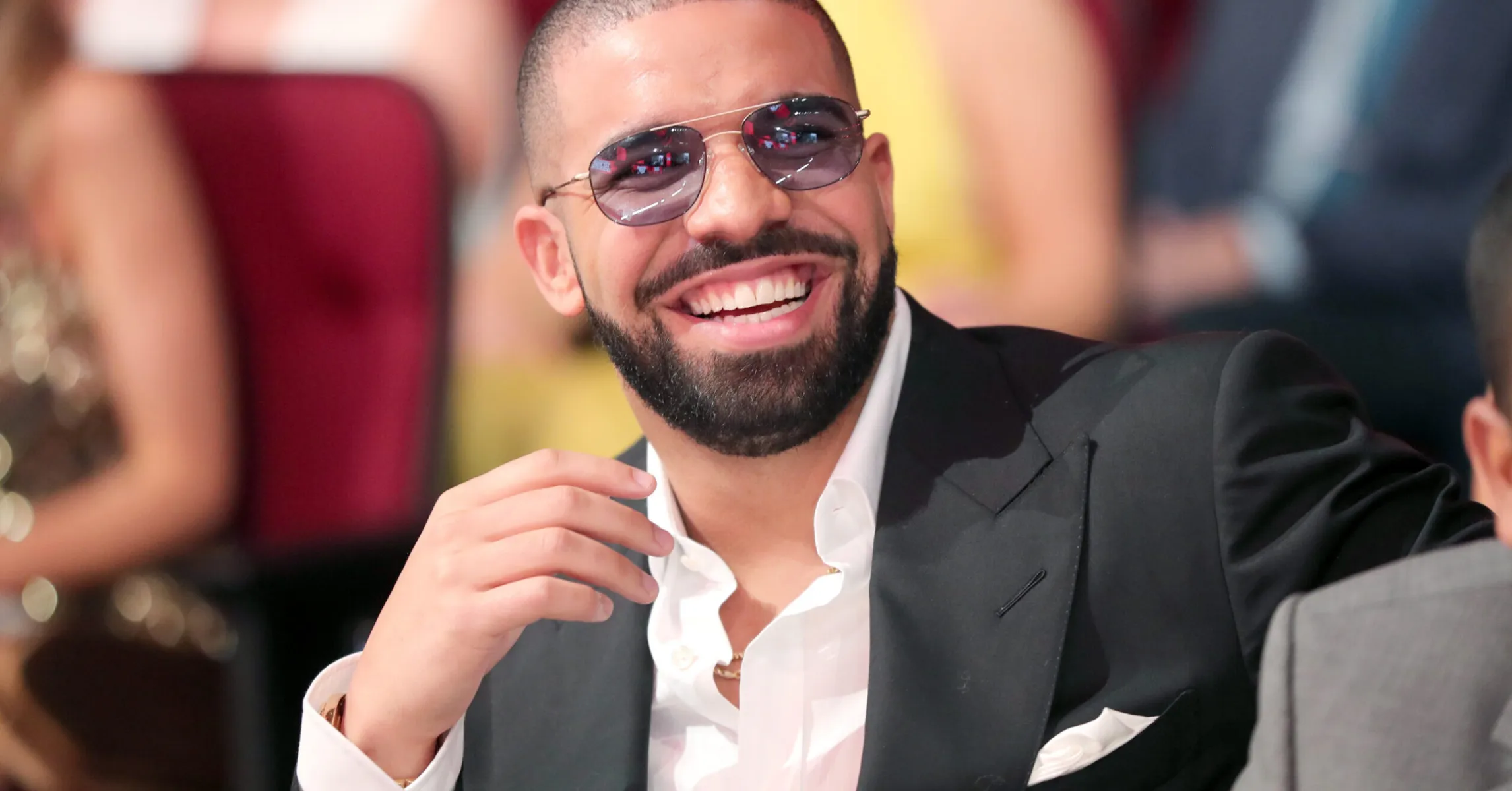 Drake enrages his fans with numerous teasers for new music on Instagram