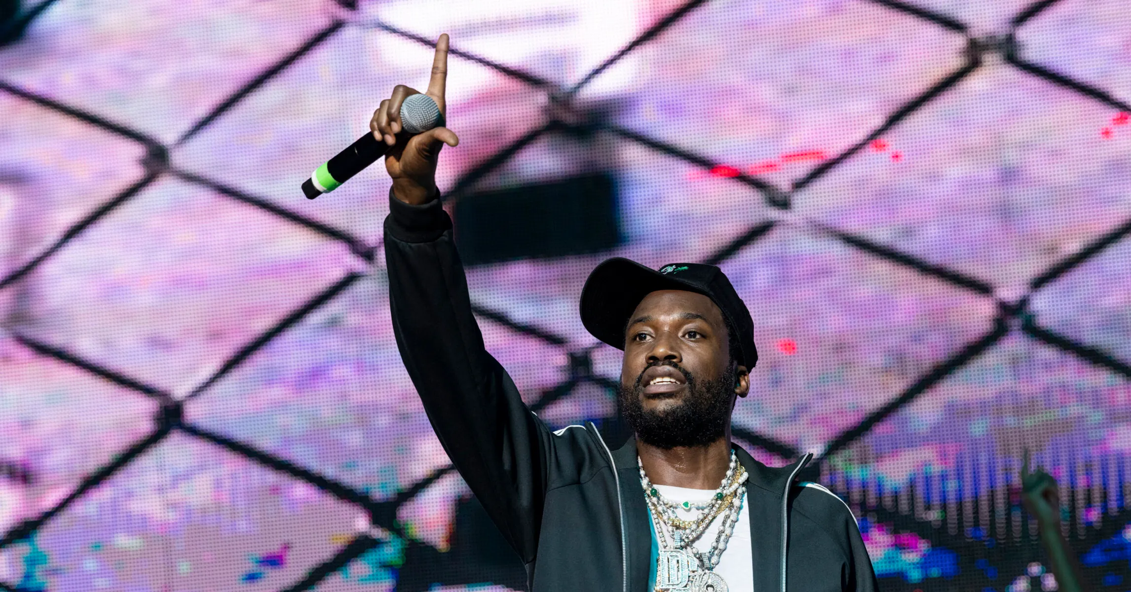 Meek Mill freestyles over Drake’s “Family Matters” diss track: Watch