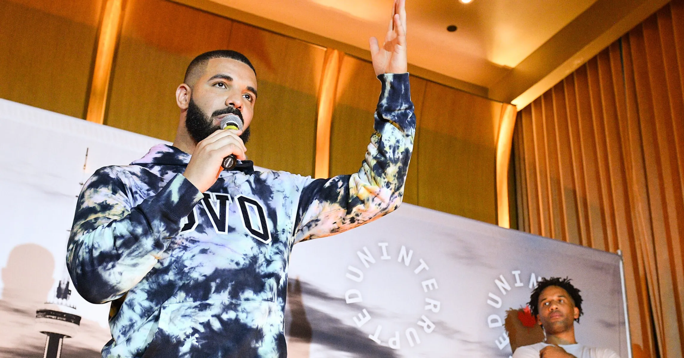 Drake officially releases three songs from the 100gigs website for streaming