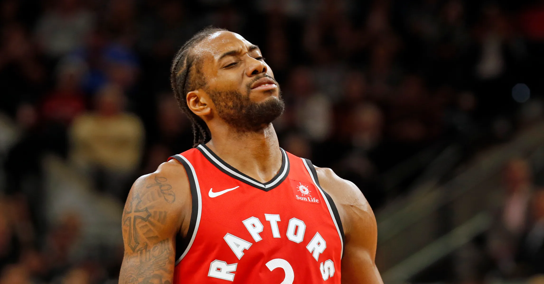 Twitter Reacts To Alleged Video Of Kawhi Leonard Making It Rain In Strip  Club