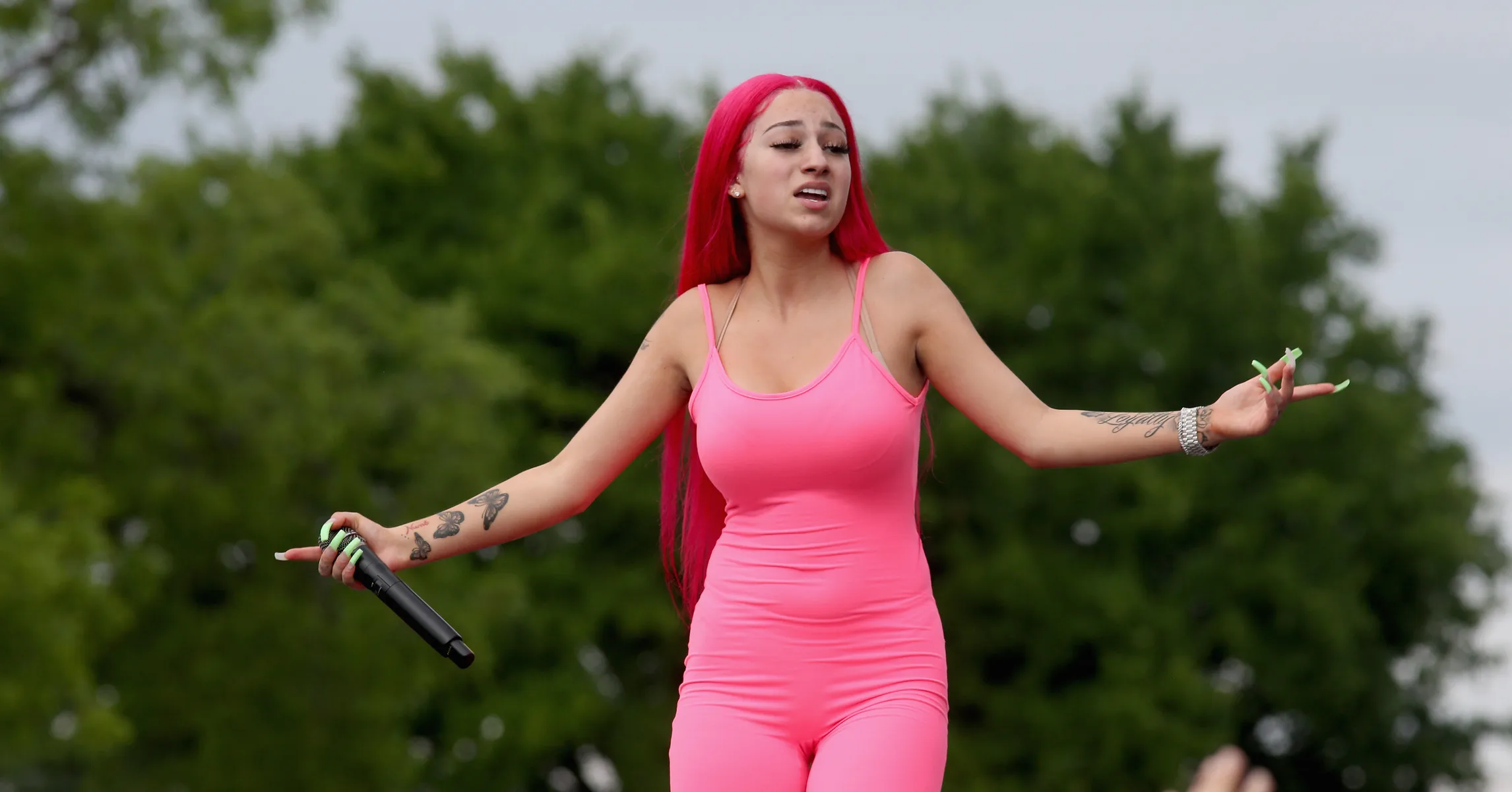 Bhad Bhabie Fights With A Girl On Instagram Live Over NBA YoungBoy