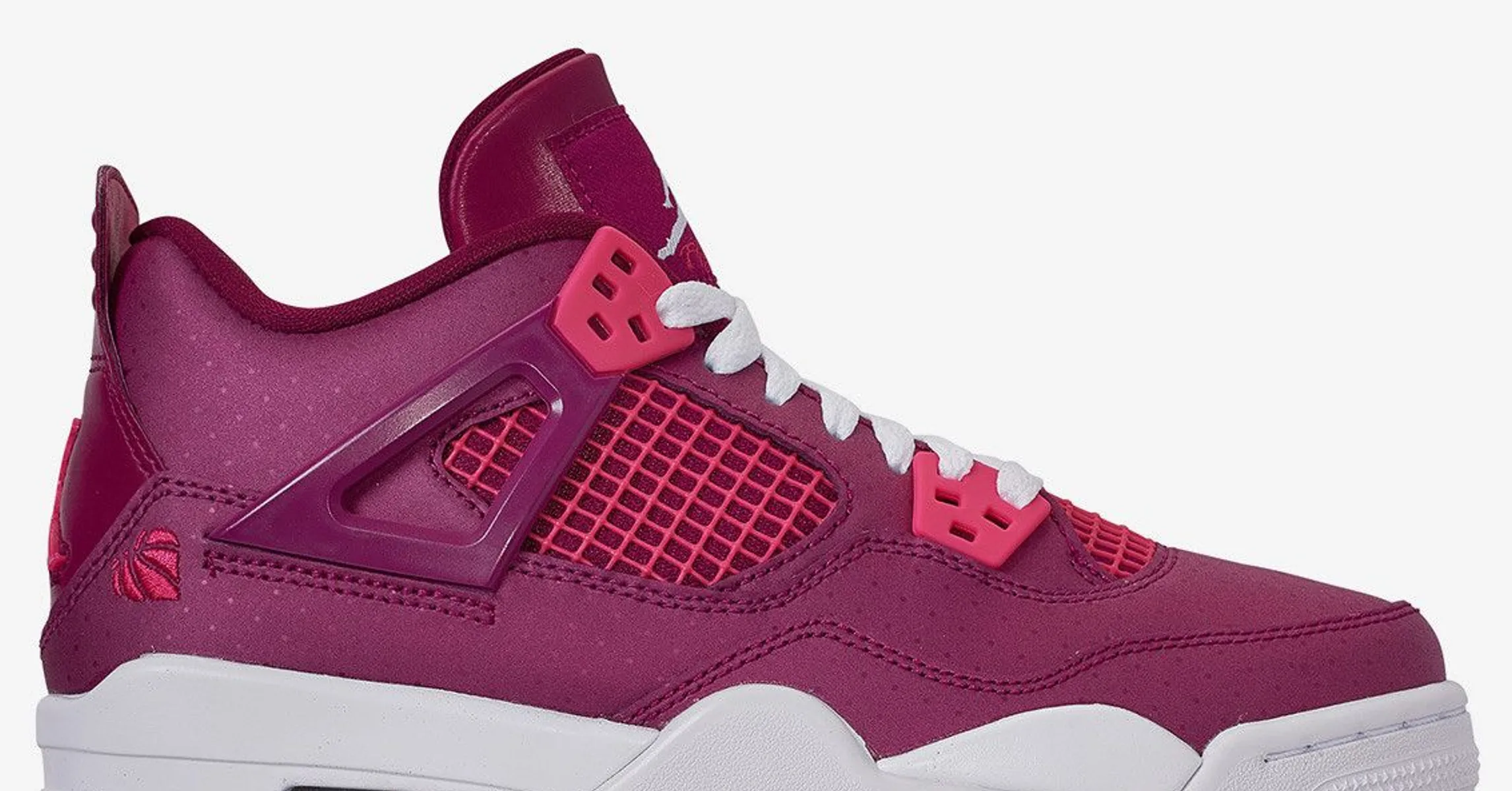 Air Jordan 4 "Valentine's Day" Surfaces First Look