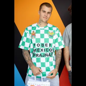 Justin Bieber Visits Wonderbrett Dispensary