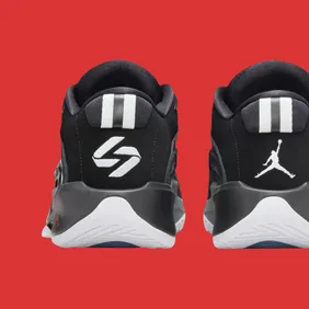 SneakerHeader.001