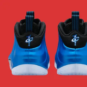 SneakerHeader.001