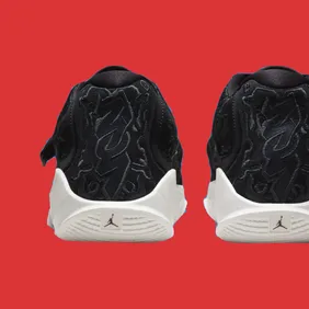 SneakerHeader.001