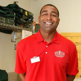 Former NFL Star Cris Carter Delivers Papa John's Pizza In Phoenix, Arizona