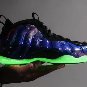 Nike-Foamposite-One-Galaxy-2025-FQ4303-400-1