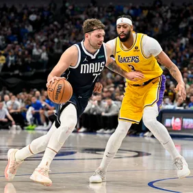 NBA: Los Angeles Lakers at Dallas Mavericks