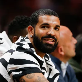 Drake Checks Pregnant Fan Hip Hop News