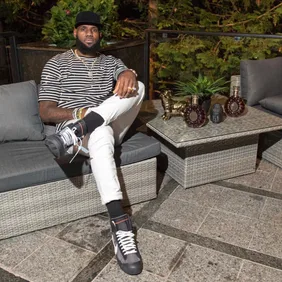 Image Via <a href='https://sneakernews.com/2018/08/08/lebron-james-off-white-nike-blazer-black/' rel="nofollow noopener" target='_blank'>RemyMartin</a>