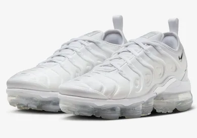 Nike-Air-VaporMax-Plus-White-Chrome-FQ8895-100-4