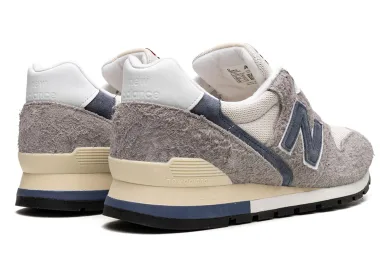 new-balance-996-made-in-usa-grey-navy_20469069_45668928_2048-back-view