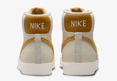 Nike-Blazer-Mid-77-Waffle-5