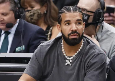 Drake Instagram Selfie Curls Roasted Fans Hip Hop News