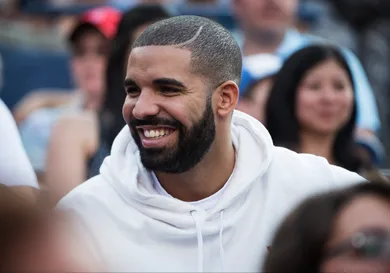 Drake watches Serena Williams play against Belinda Bencic during Rogers Cup semifinals tennis action at the Aviva Centre.