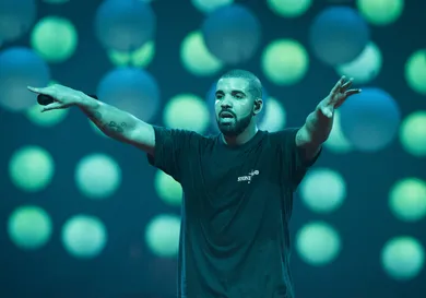 Drake Performs At  l'AccorHotels Arena