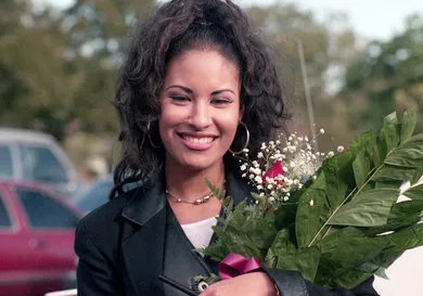 Entertainment: Selena visits Cunningham Middle School