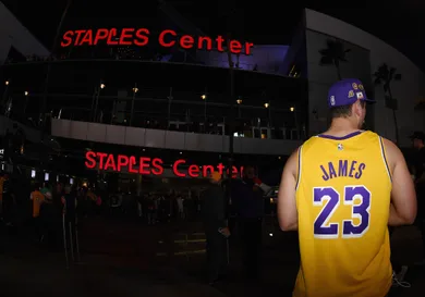 10-Year-Old Lakers Fan Obliterates Shooting Challenge, Fans React