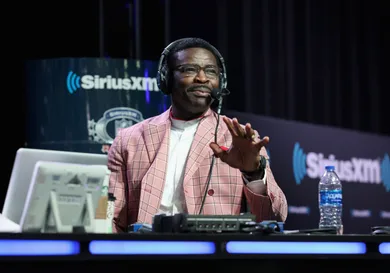 Michael Irvin Announces He Is Cancer-Free: "Thank You God"
