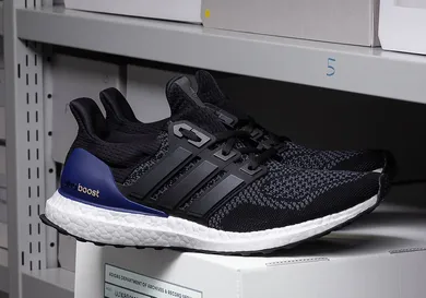 Image Via <a href='https://sneakernews.com/2018/11/15/adidas-ultra-boost-b27271-release-date/' rel="nofollow noopener" target='_blank'>SneakerNews</a>