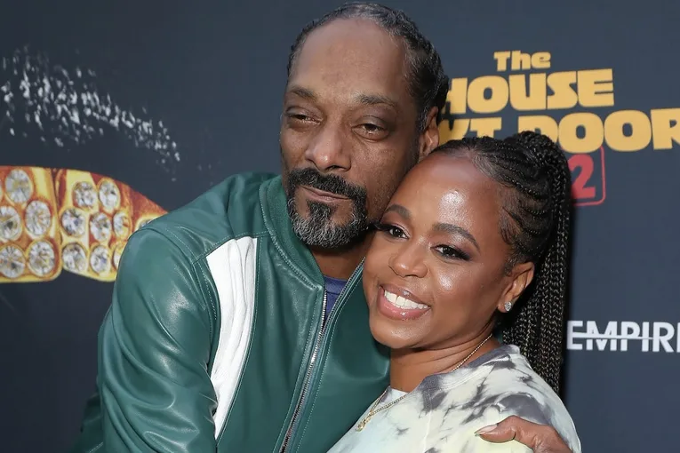 Snoop Dogg & His Wife Get Matching Crown Rings To Flex Their Marriage