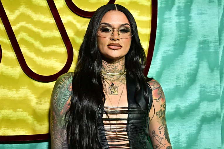 Kehlani Praised By Fans For Her Abs In New Gym Video