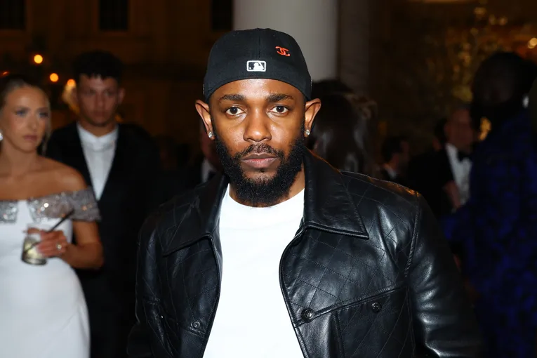 Kendrick Lamar Accused Of Stealing Bars From Twitter For "Not Like Us"