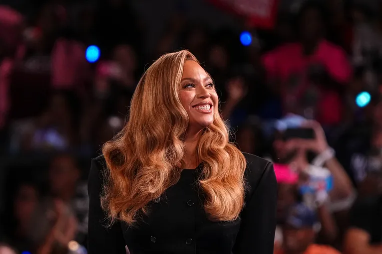 Beyonce To Headline Halftime Show Of Ravens-Texans' Christmas Day Game