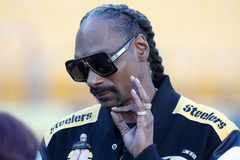 Snoop Dogg Admits He Loves Listening To Eazy E's "Real Muthaphuckkin G